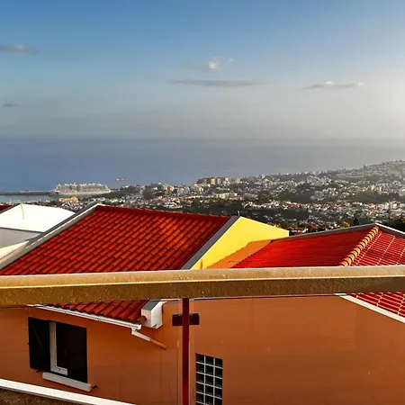 Casa Mollivia - Breath Taking Views Over * Funchal (Madeira)