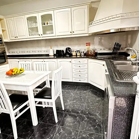 Casa Mollivia - Breath Taking Views Over * Funchal (Madeira)