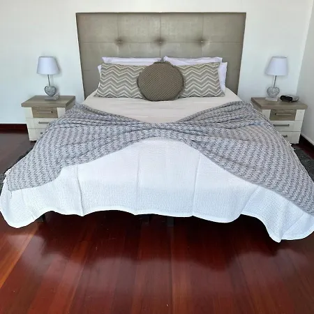 Casa Mollivia - Breath Taking Views Over Funchal (Madeira)