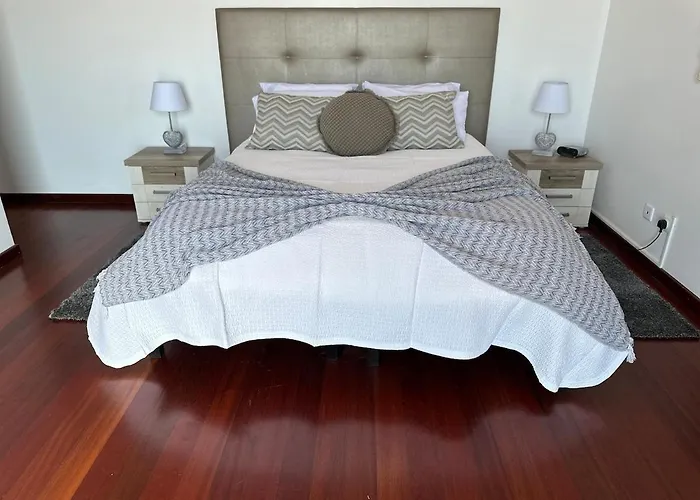 Casa Mollivia - Breath Taking Views Over Funchal (Madeira)